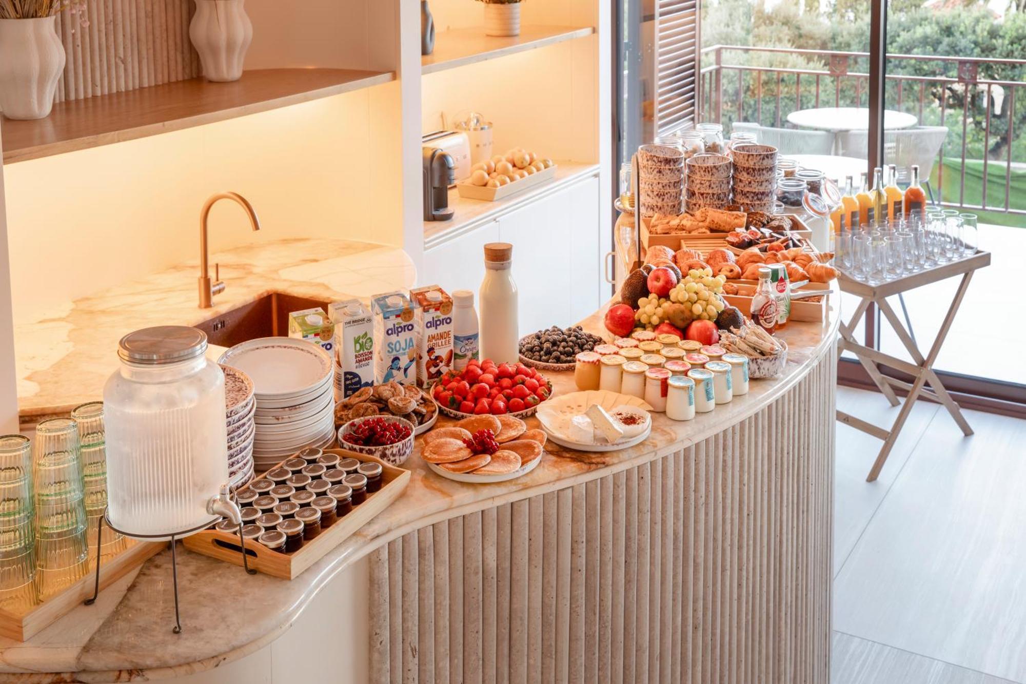 Tinah Saint-Tropez Hotel Ngoại thất bức ảnh