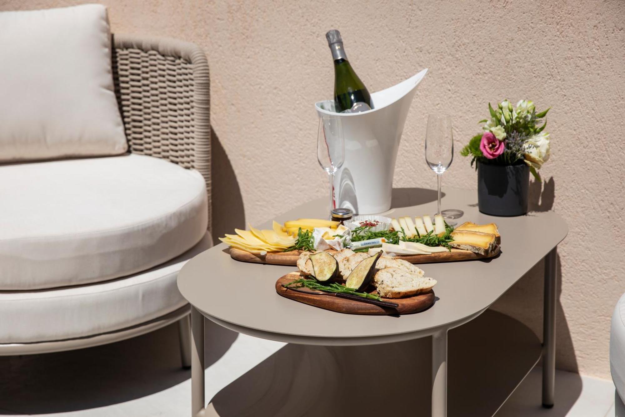 Tinah Saint-Tropez Hotel Ngoại thất bức ảnh